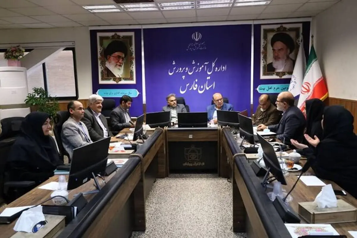 طرح توانمندسازی دانش‌آموزان مدارس شاهد در دستور کار قرار گیرد.