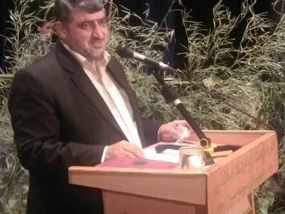 کارمندان نقش مهم اعتمادسازی مردم به انقلاب را دارند