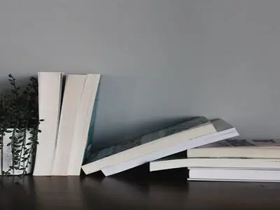 4+1 کتاب ایرانی مشهور از گذشته تا کنون