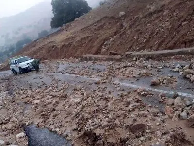 ریزش کوه موجب مسدود شدن جاده‌های بخش شهیون دزفول شد