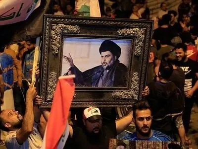 مقتدی صدر گروه کلاه‌آبی‌ها را منحل کرد