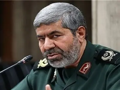 العمید شریف: الولایات المتحدة تنتظر انتقام إیران للشهید سلیمانی