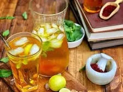 طرز تهیه شربت سکنجبین زعفرانی؛ شربت خنک و خوشمزه برای روزهای گرم!