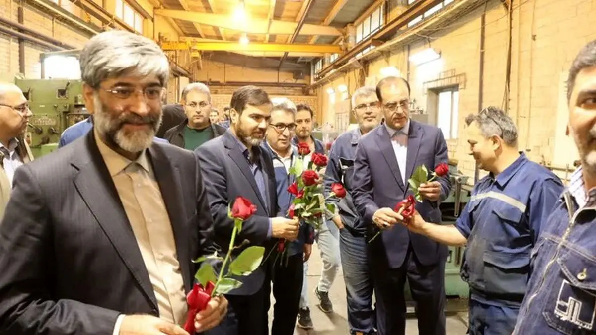 کارگران میدان دار عرصه تولید و رزمندگان جنگ اقتصادی هستند