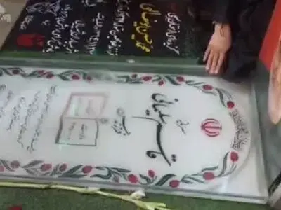 ابراز محبت زائران به فرزندان حاج قاسم + فیلم