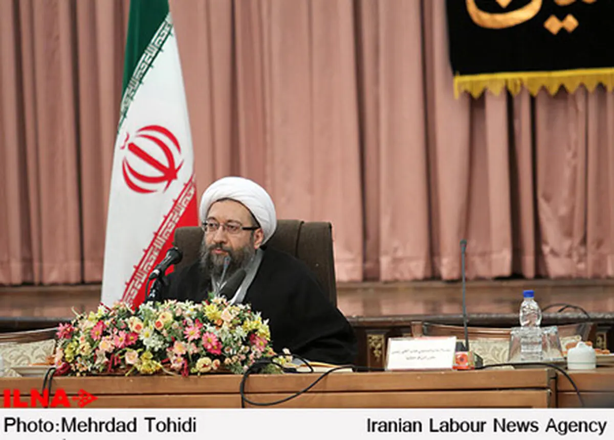 تکرار فتوا٬ بی توجه به مبانی چیزی را حل نمی‌کند