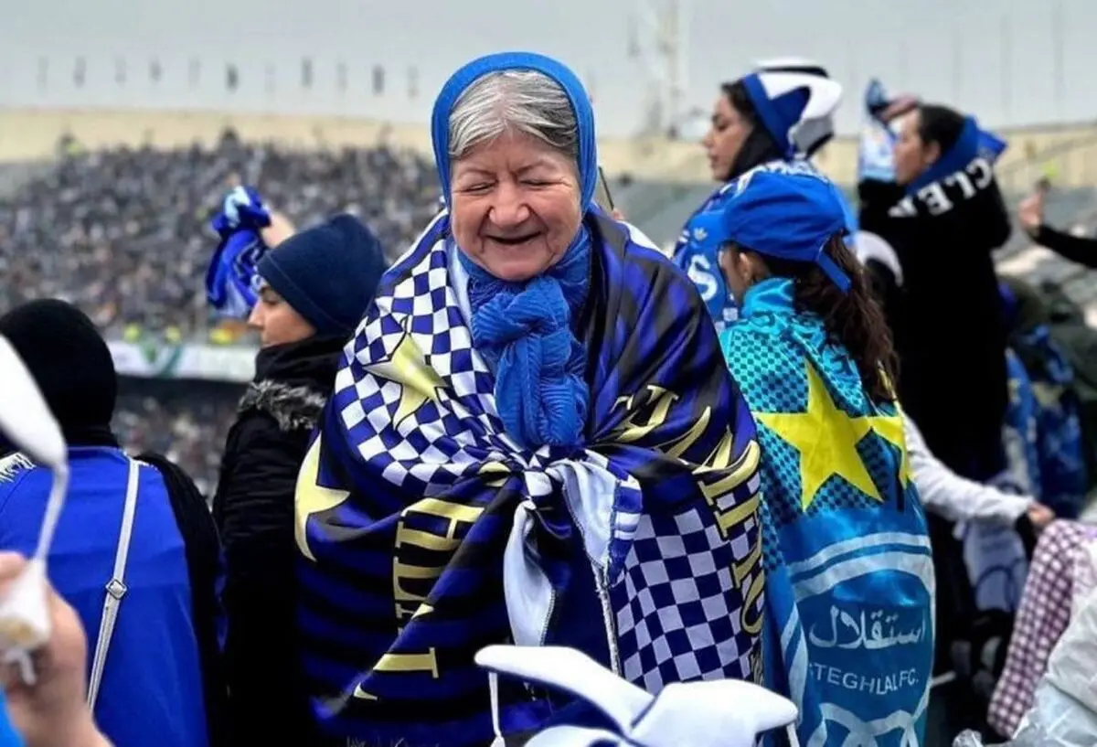 بمب روحیه در تمرین آبی‌ها: مادربزرگ محبوب استقلالی! 