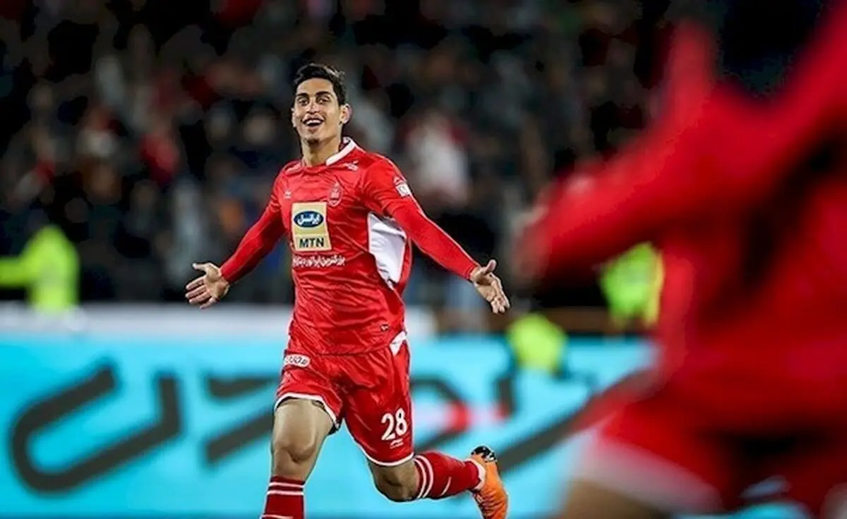 محمد نادری در پرسپولیس ماندنی شد