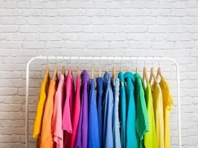 راهنمای جامع ست کردن رنگ‌های مختلف لباس