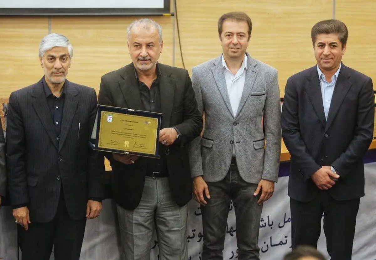 تقدیر وزیر ورزش و جوانان از مدیر عامل باشگاه پرسپولیس
