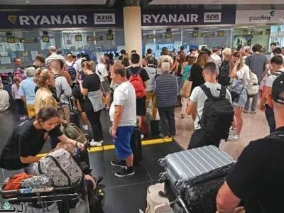 تحلیل مجله بلومبرگ از تشدید بحران‌ها با اوج اعتراضات کارگران حمل و نقل در جهان