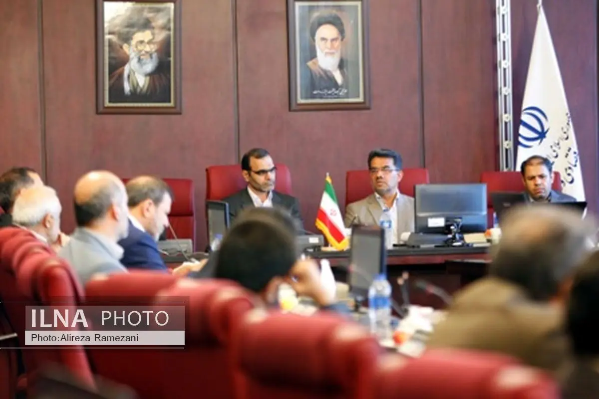 نظارت بر رعایت سقف دریافت حقوق و مزایای مدیران توسط حراست