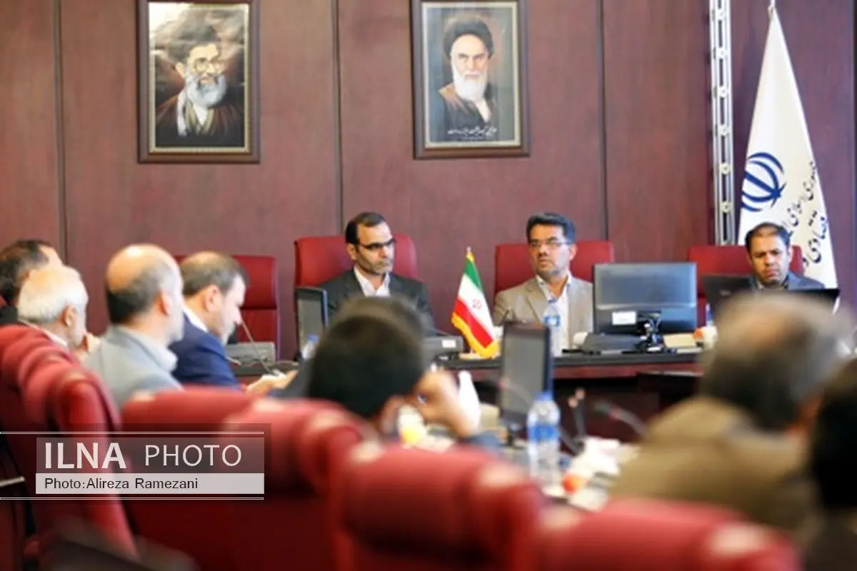نظارت بر رعایت سقف دریافت حقوق و مزایای مدیران توسط حراست