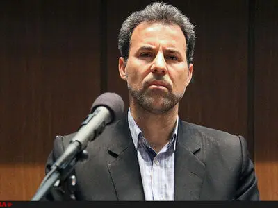 عادل آذر بگوید چرا گزارش تفریغ بودجه را به هیات رئیسه و کمیسیون برنامه نداد/ روحانی با کسانی که به دیوان محاسبات اطلاعات غلط دادند، برخورد کند