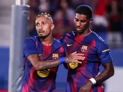 فلیک بدون بال‌های تهاجمی به نبرد با سیمئونه می‌رود