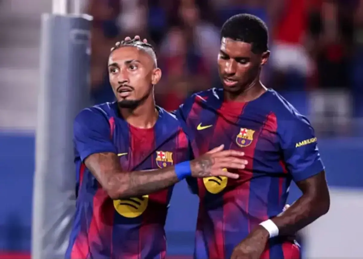 فلیک بدون بال‌های تهاجمی به نبرد با سیمئونه می‌رود