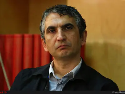 ملاک داوری آثار بخش مجسمه این است که فرزند زمان خویش باشند