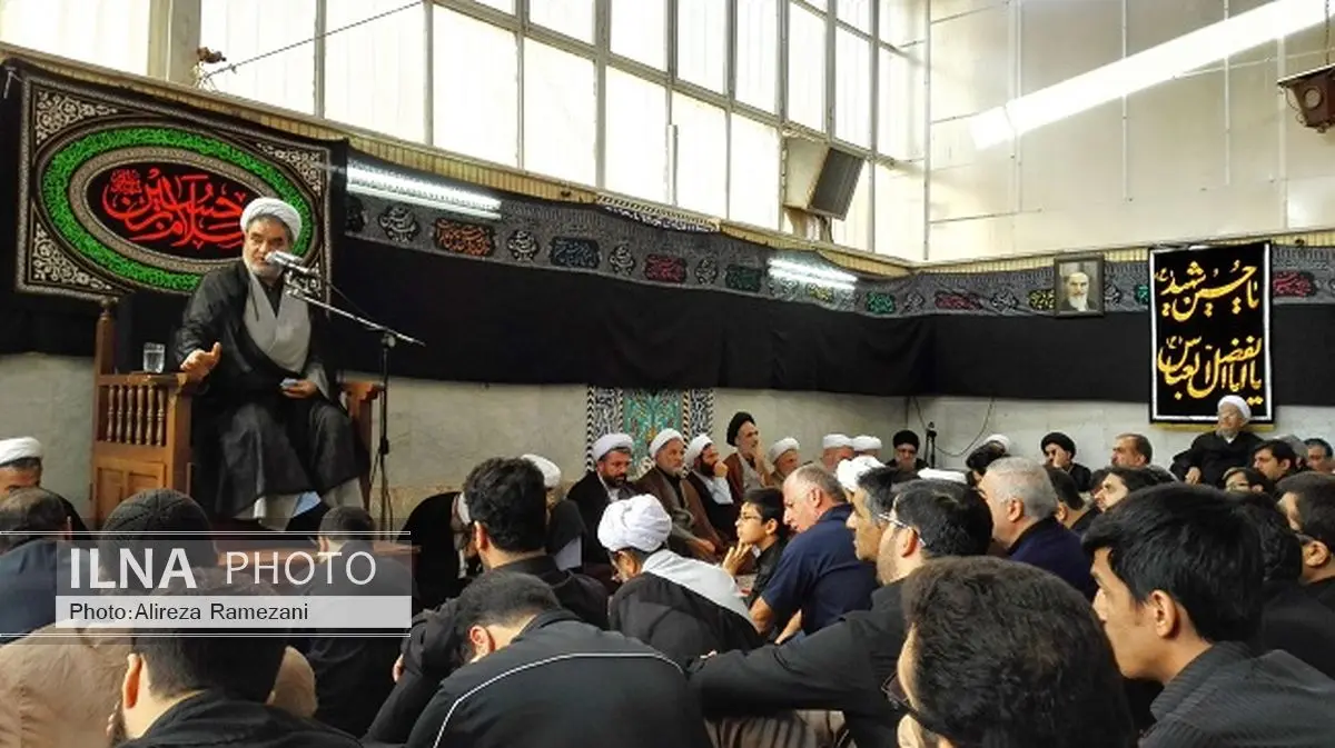 مراسم عزاداری عاشورا در دفتر آیت الله صانعی در قم برگزار شد