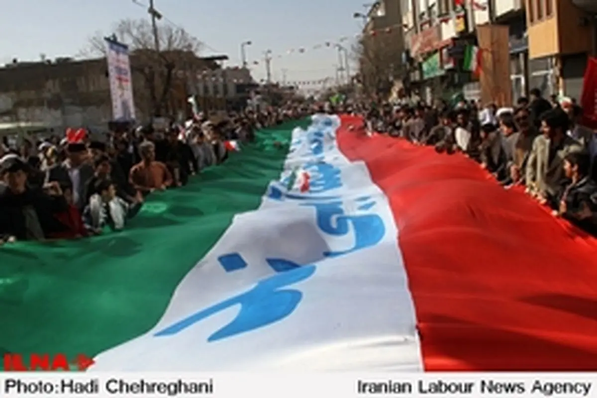 علما و اقشار مختلف مردم در راهپیمایی ۲۲ بهمن حضور یافتند