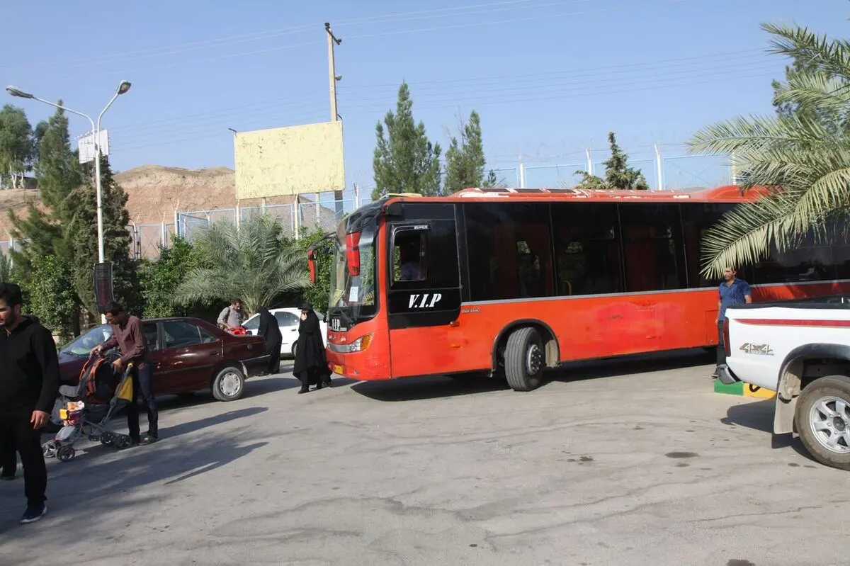 جابجایی زوار اربعین در مرز خسروی کرمانشاه با 150 دستگاه اتوبوس