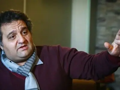 هنرمندان می‌توانند در جنگ روایت‌ها نقش‌آفرینی جدی داشته باشند