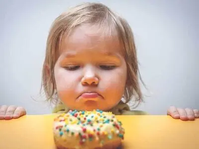 چطور میل به خوردن شیرینی را کاهش دهیم؟