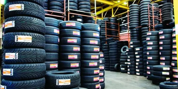 وعدههای بسیار برای تامین لاستیک در یزد بی نتیجه ماند/ فروشگاه های معتبر یزد، لاستیک برای فروش ندارند وعدههای بسیار برای تامین لاستیک در یزد بی نتیجه ماند/ فروشگاه های معتبر یزد، لاستیک برای فروش ندارند