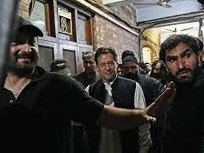 طرح دولت پاکستان برای ممنوعیت فعالیت حزب «عمران خان»