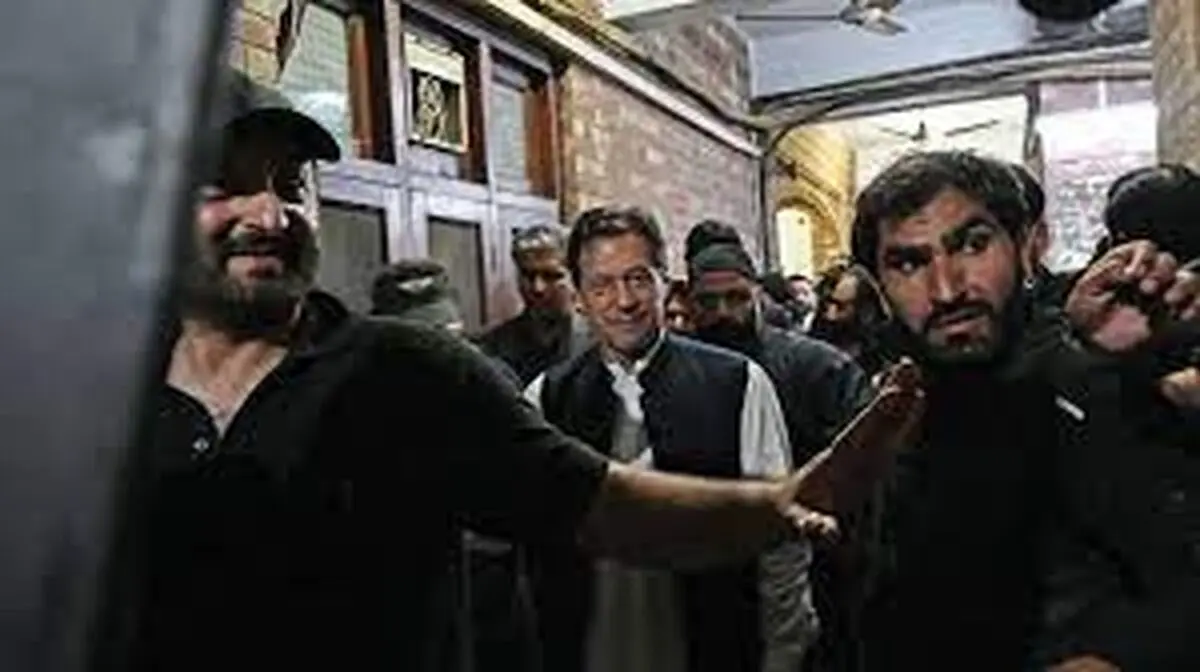 طرح دولت پاکستان برای ممنوعیت فعالیت حزب «عمران خان»