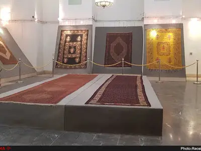 نمایشِ قالی‌های کردستان با نقوش هزار ساله در کاخ گلستان 
