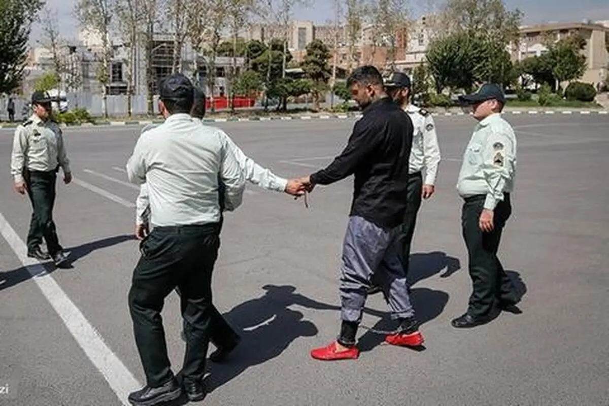 دستگیری سارق موبایل های بلوار استقلال مشهد