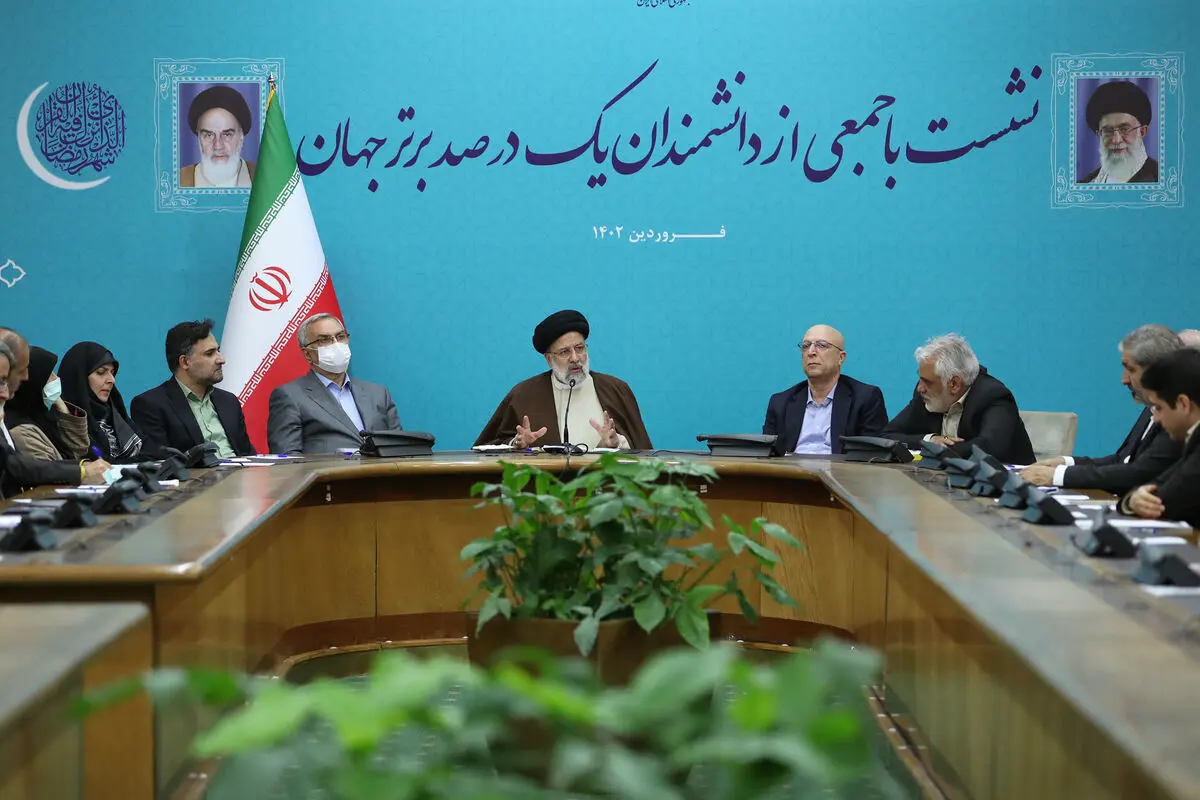 وزارت علوم و بهداشت حضور دانشمندان در بخش‌های تولیدی کشور را تسهیل کنند/ لزوم ارائه برای رفع مشکلات کشور از سوی  دانشمندان