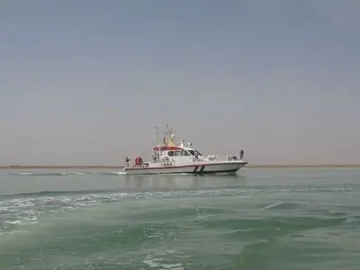 نجات جان ۹ نفر سرنشین لنج باری در آب‌های بنادر خوزستان 
