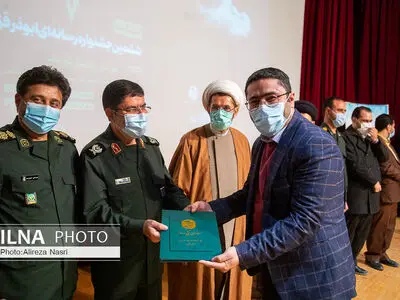 تجلیل از سرپرست خبرگزاری ایلنا در جشنواره ابوذر قزوین