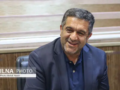 برای واردات ماشین‌آلات باید صدها امضا گرفته شود
