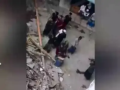 بیش از ۱۰۰ کشته و زخمی درپی فرو ریختن مدرسه‌ای در اندونزی + فیلم
