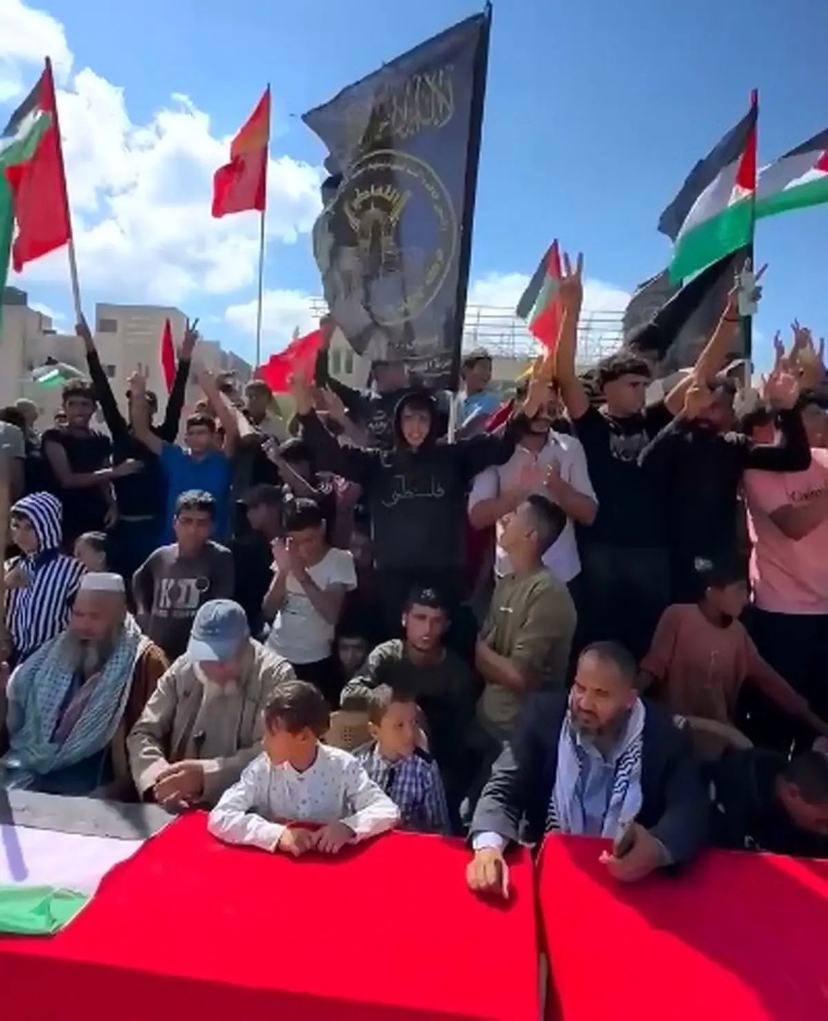 فلسطینی ها در خان یونس آماده استقبال از اسیران + فیلم