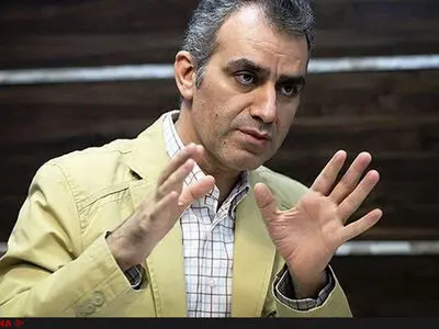 دبیر هنری تنها مصوبات هیئت مدیره را اجرا می‌کند/افزایش قیمت ارز روی جشنواره تئاترفجر اثر می‌گذارد