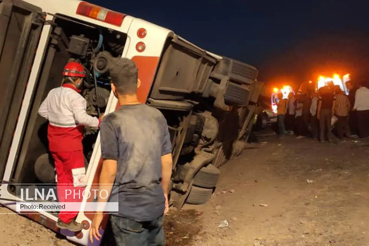 ۱۶ مصدوم بر اثر تصادف اتوبوس با پراید در جاده سلفچگان-قم