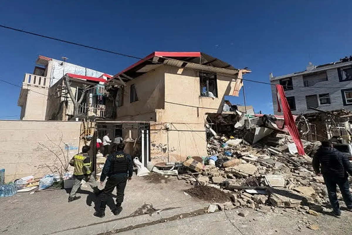 انفجار کپسول گاز عامل تخریب منزل مسکونی در نجف‌آباد قزوین/ تا کنون 3 کشته و 15 مصدوم گزارش شد