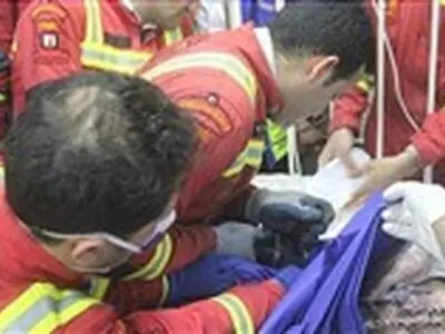 گیرافتادن انگشتان دست پسر بچه ۱۸ ماهه در چرخ گوشت