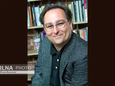 چگونه نوشیدن قهوه و رانندگی هم امری سیاسی می‌شود؟ / دموکراسی اگر به کار بهبود روابط اجتماعی نیاید به ضد خود بدل می‌شود/ سیاست‌زدگی مدارا در جامعه را ضعیف می‌کند