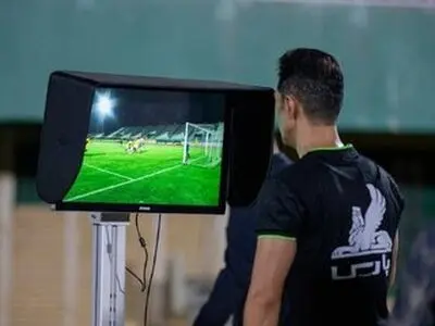 حمله شرط بندها و برنامه سازها به VAR