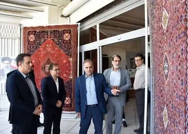 ​آیین زنده قالی‌بافی در شیراز برگزار شد/ هر دار قالی، دریچه‌ای به سوی توانمندسازی اقتصادی