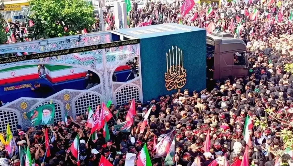  مجموعه مطالعات پژوهشگاه فرهنگ، هنر و ارتباطات درباره آیین بدرقه و تشییع رهبر شهید منتشر شد