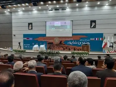 پاپیزاده: لزوم استفاده از نمادهای دانشگاه بین المللی جندی شاپور در طراحی ساختمان مرکزی وزارت علوم