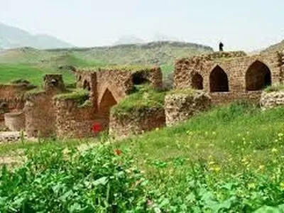 قلعه فلک‌الافلاک در حال مرمت است، ورود ممنوع/ لرستان برای پذیرش مسافران آماده شد/ پلمپ ۱۲۰۰ مورد تاسیسات پرخطر گردشگری در ایام کرونا/ تخفیف نداریم، خدمات گردشگری لرستان ۳۰ درصد کمتر از نرخ عادی کشور است