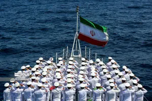 نیروی دریایی به مثابه یک وزارت امور خارجه نقش حیاتی در برقراری ارتباط و دیپلماسی ایفا می‌کند