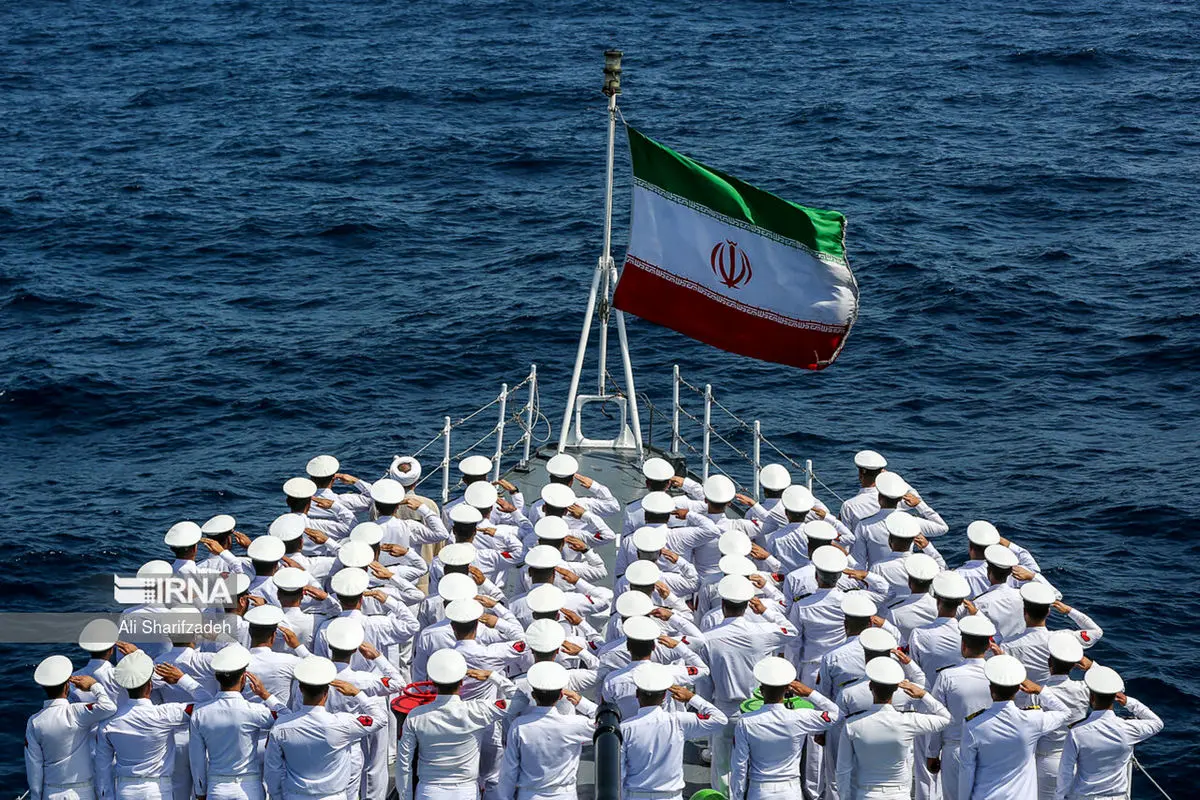 نیروی دریایی به مثابه یک وزارت امور خارجه نقش حیاتی در برقراری ارتباط و دیپلماسی ایفا میکند