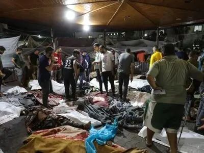 جریمة مروّعة.. الإرهاب الصهِيوني یستهدف مستشفى المعمداني وسط غزة موقعاً مئات الضحایا